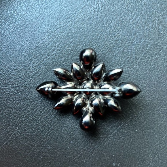 Liz Claiborne | Vintage Rhinestone Brooch - Picture 2 of 5